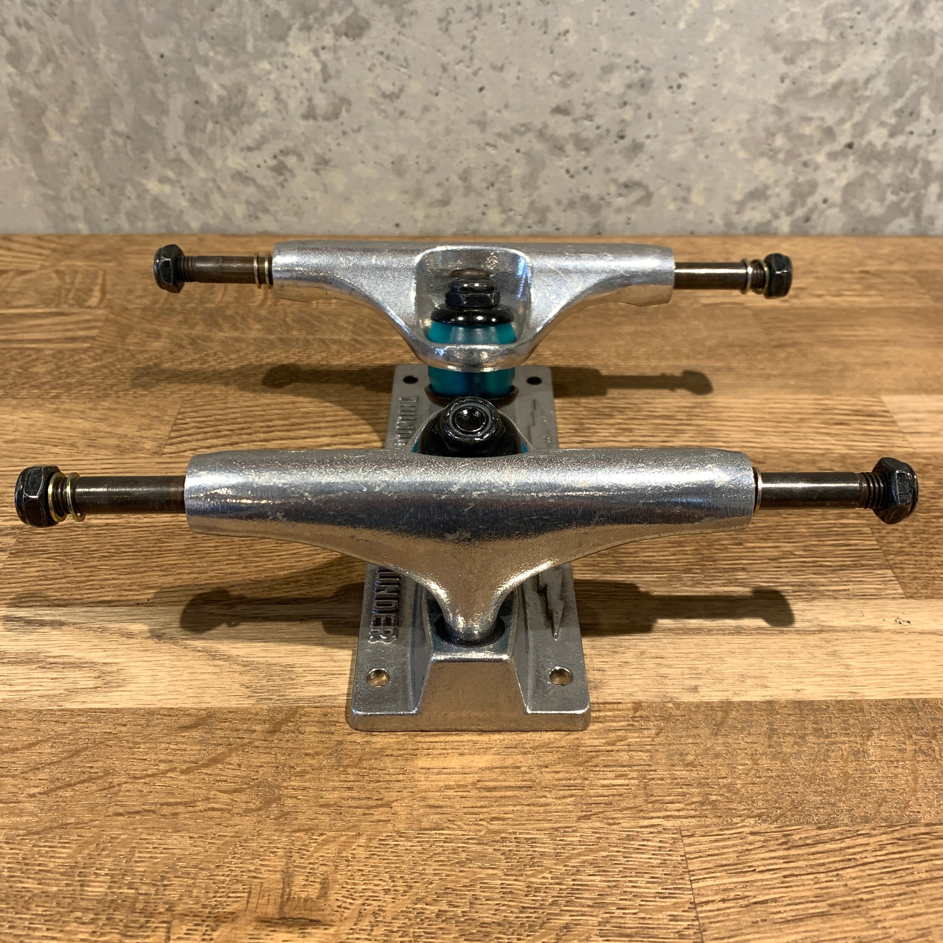 THUNDER] TEAM EDITIONS - 143 HI – RIVERBIRCH SKATESHOP