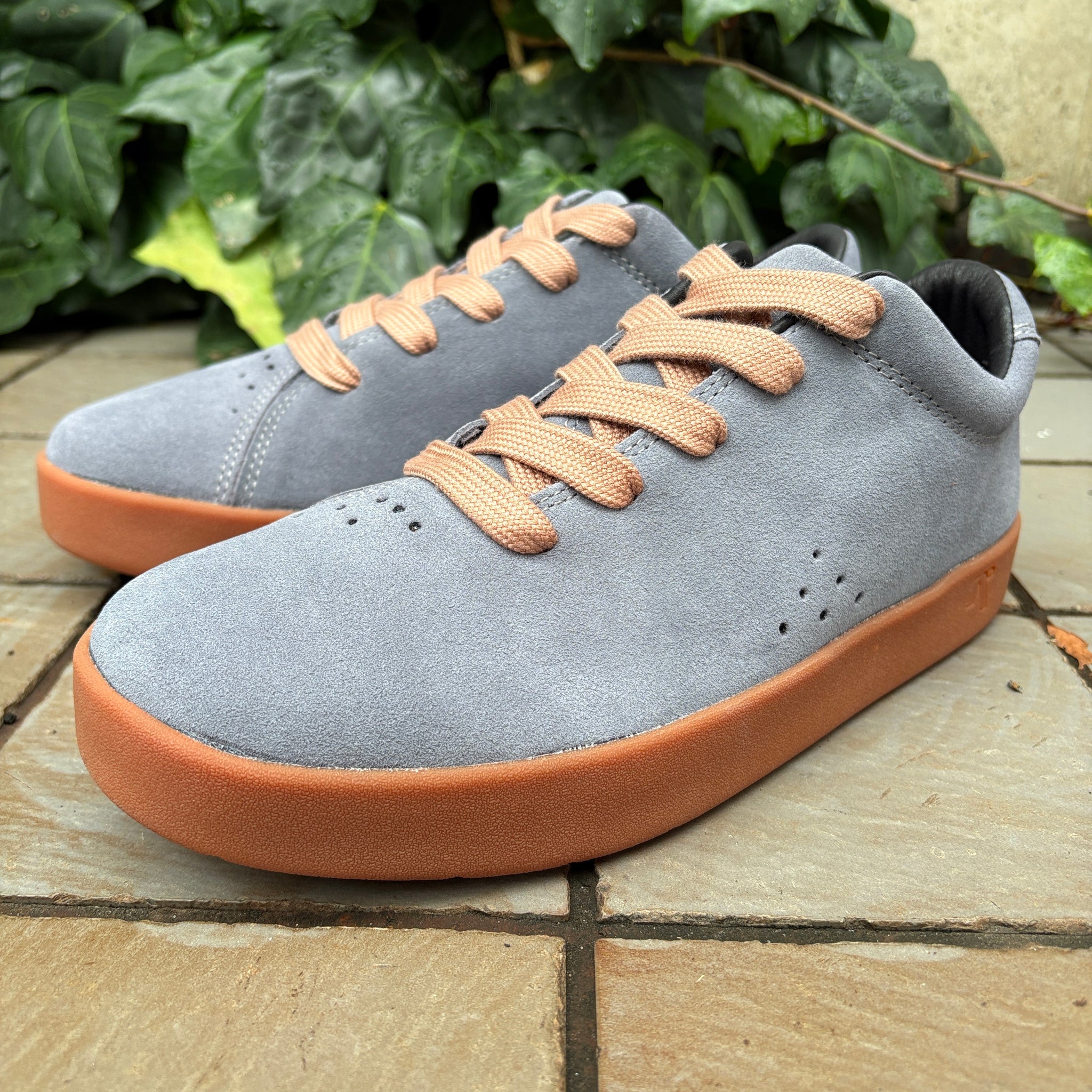 AREth – RIVERBIRCH SKATESHOP