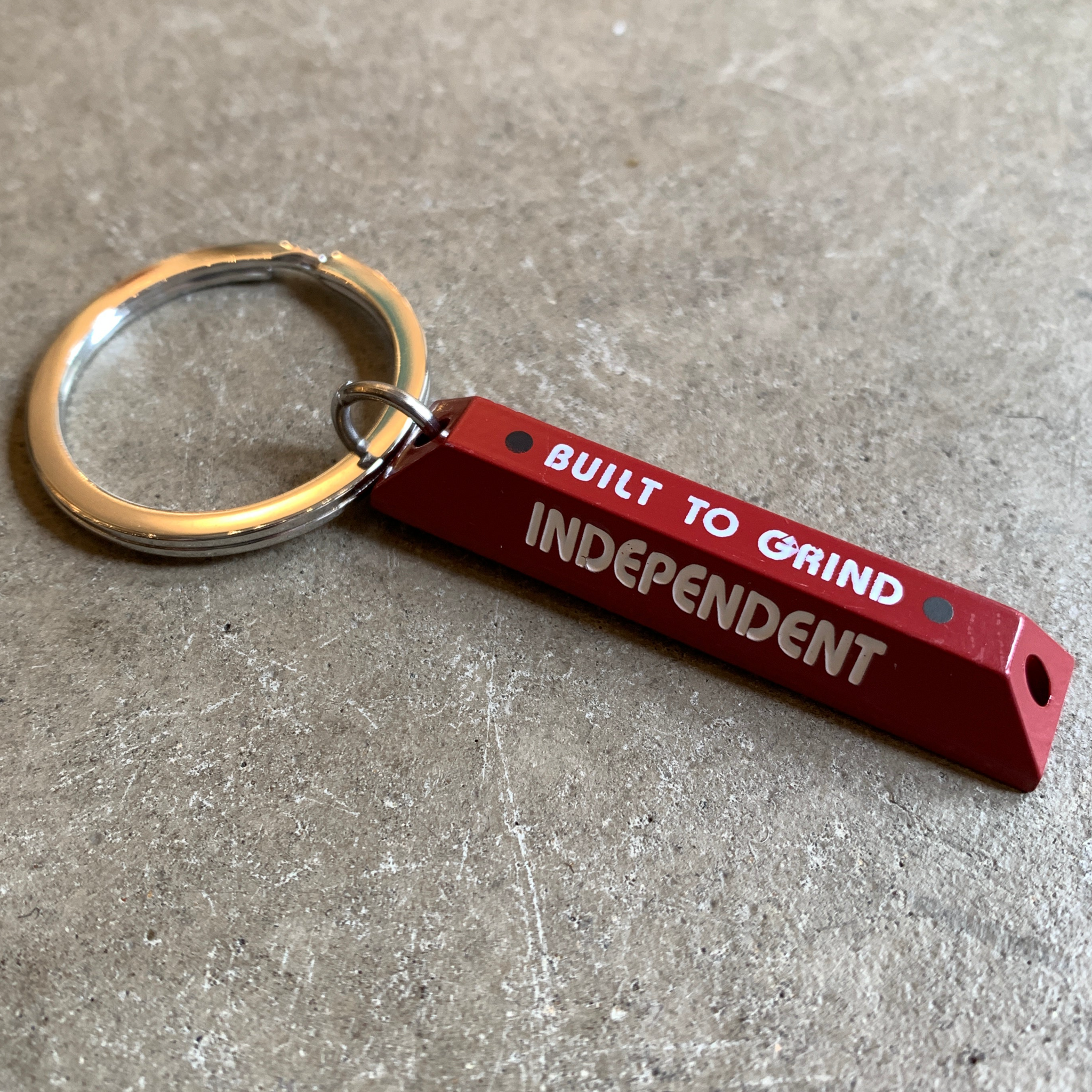 デッド INDEPENDENT TRUCK COMPANY アイアンクロス ラグ デッド INDEPENDENT TRUCK COMPANY アイアンクロス ラグ