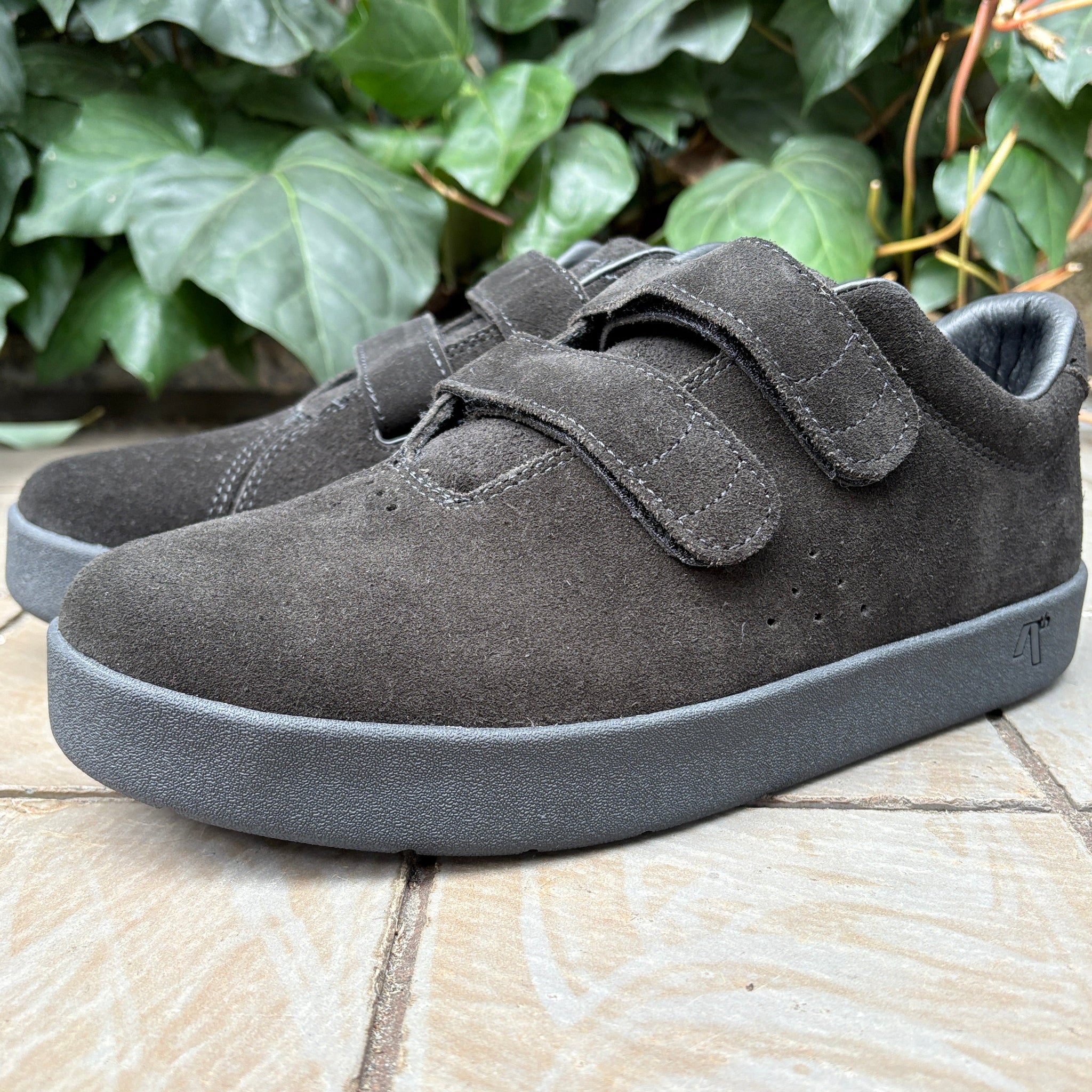 AREth] I velcro - All Black – RIVERBIRCH SKATESHOP