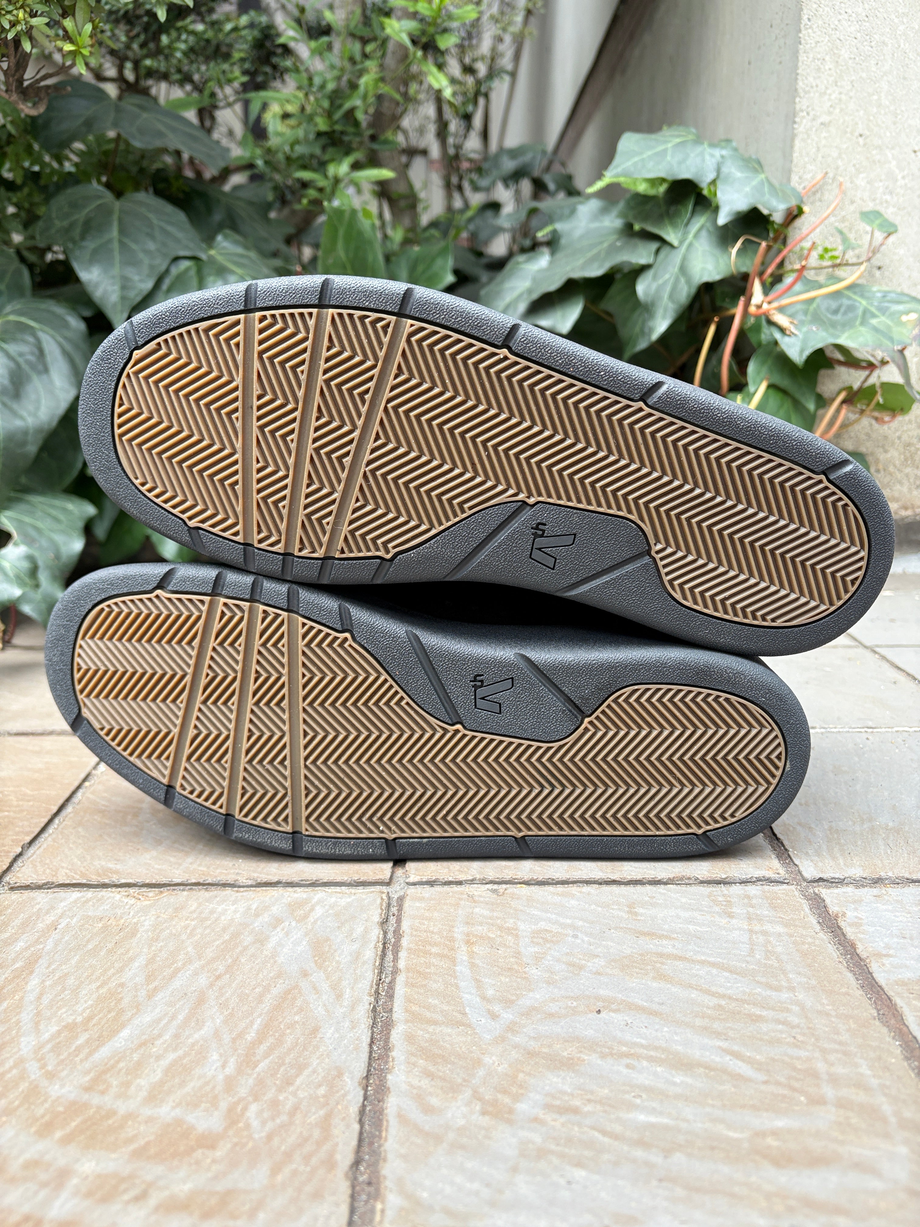 AREth] I velcro - All Black – RIVERBIRCH SKATESHOP