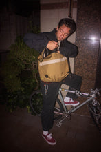 画像をギャラリービューアに読み込む, [Zubari packs] Passenger - BROWN
