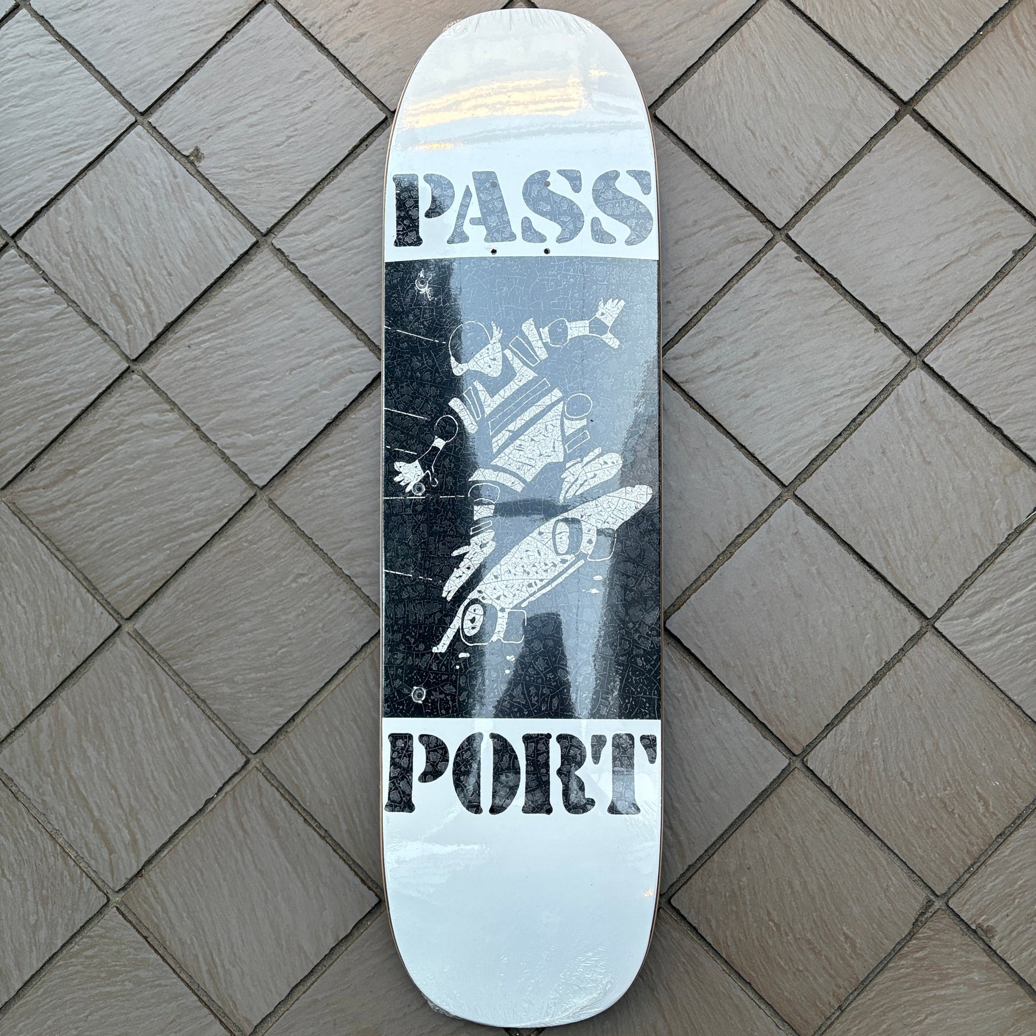 PASS~PORT – RIVERBIRCH SKATESHOP