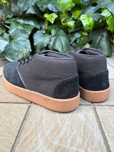 画像をギャラリービューアに読み込む, [AREth] BULIT - Black Gum
