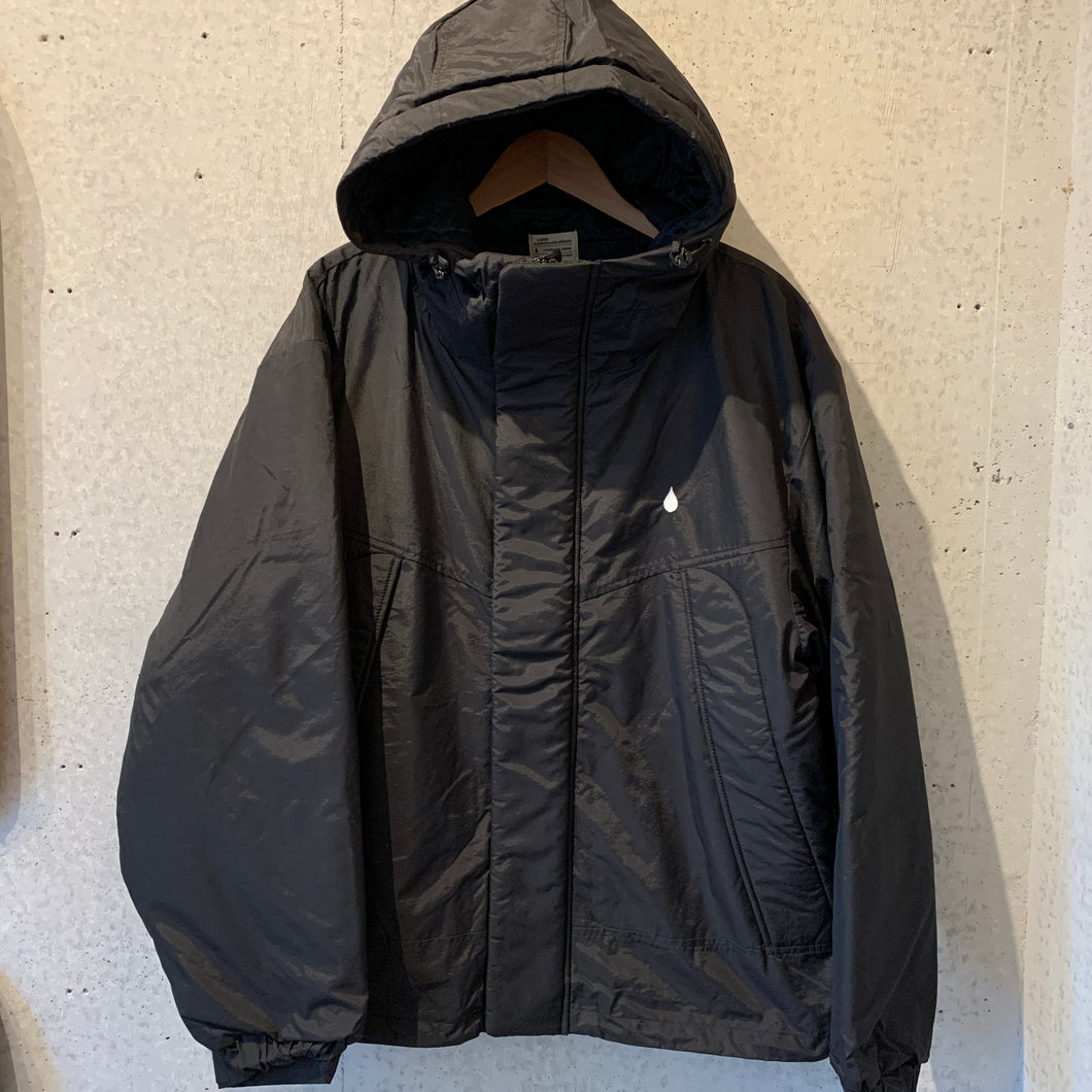 [color communications] JACKET / DRIP EMB PUFFY - BLACK