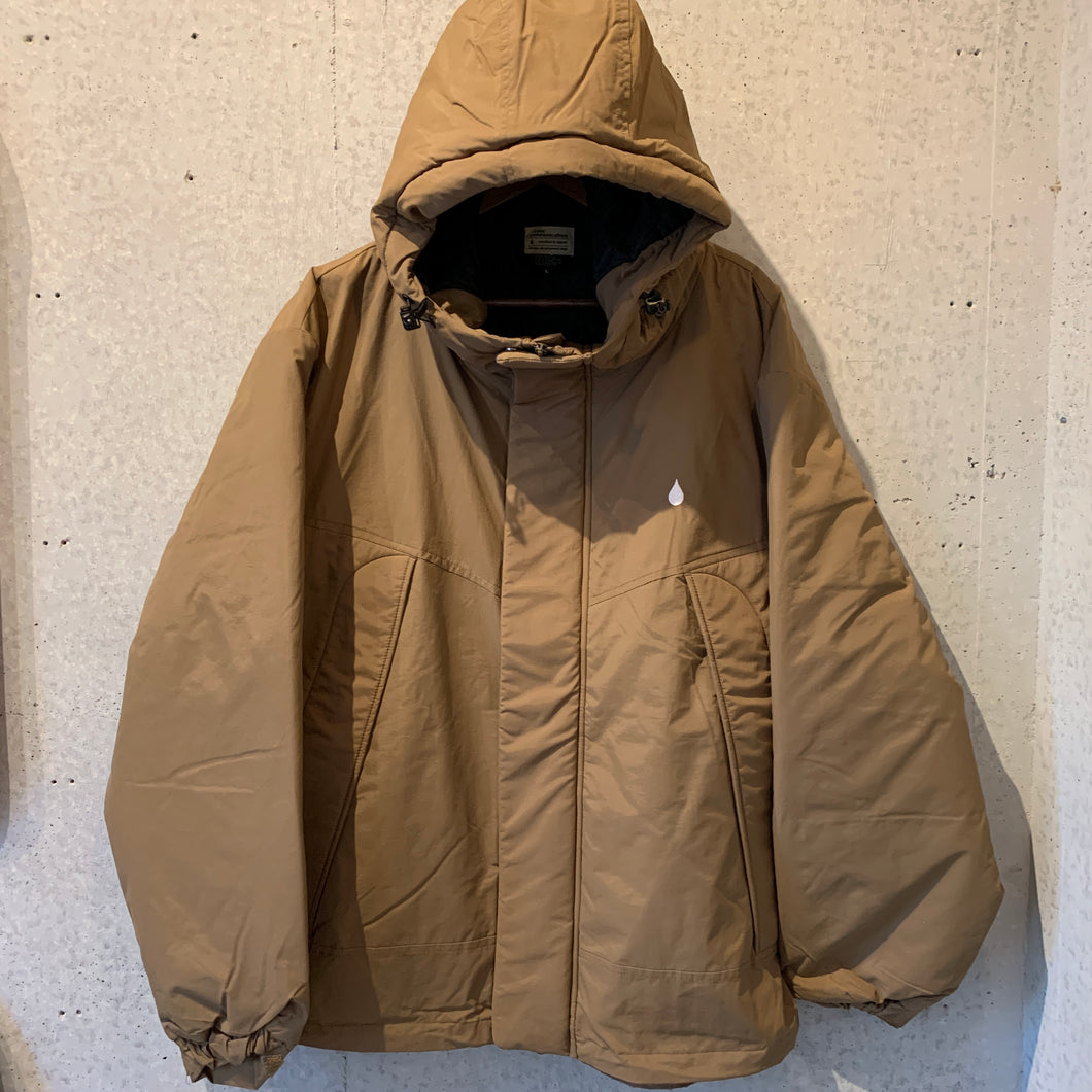 [color communications] JACKET / DRIP EMB PUFFY - BROWN