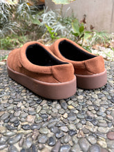 画像をギャラリービューアに読み込む, [AREth] SOL - Brown Vegan Suede
