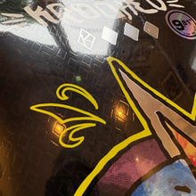 画像をギャラリービューアに読み込む, [KROOKED] GONZ SIG - 9.81” x 32.06”
