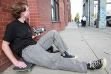 画像をギャラリービューアに読み込む, [THEORIES] PLAZA JEANS - WASHED.GREY
