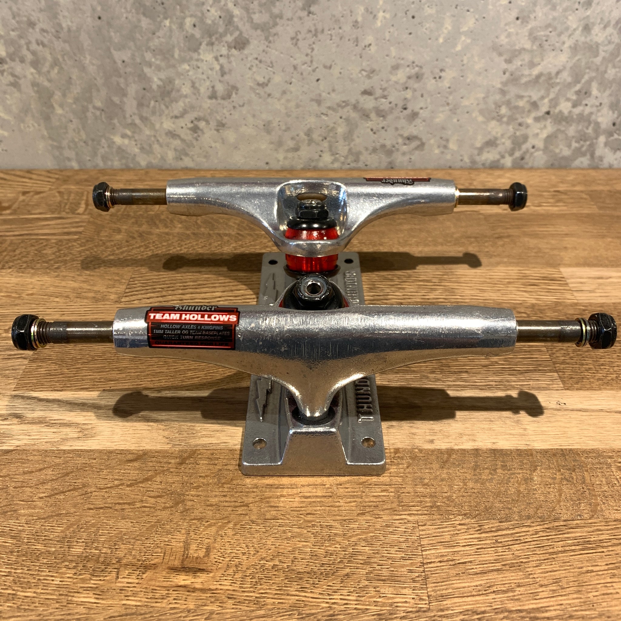 新品 THUNDER TRUCK TEAM HOLLOWS サンダー 147 楽天市場】【日祝も発送】スケートボード スケボー THUNDER