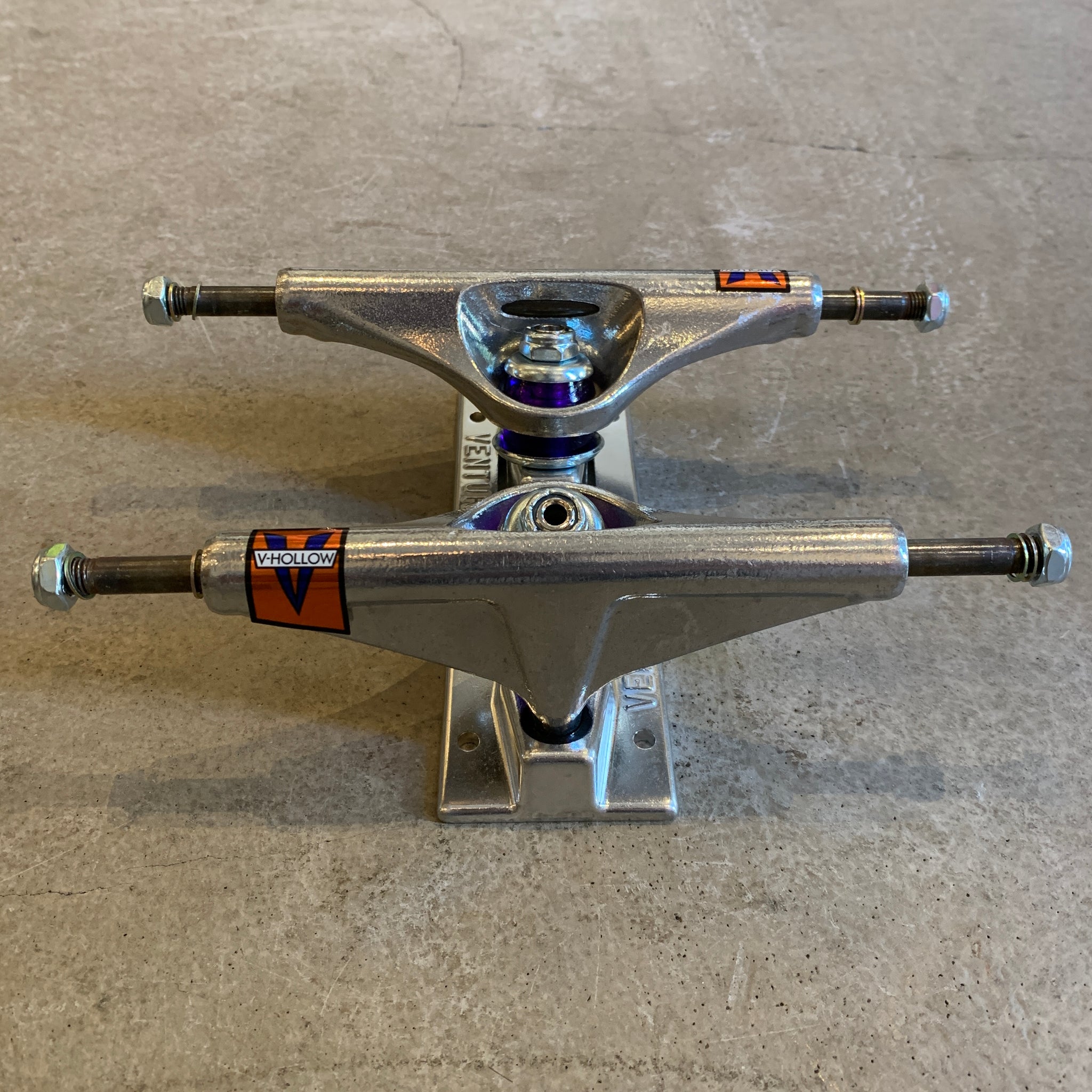 VENTURE] V-HOLLOWS - 5.6 HI – RIVERBIRCH SKATESHOP